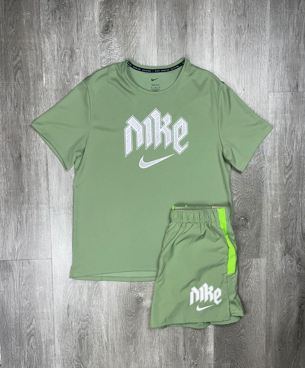 Nike 'Track' Green Run Division Set - The Sole Sorcerer UK