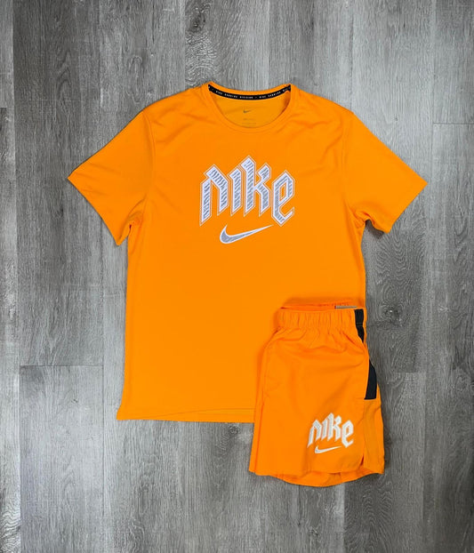 Nike 'Track' Orage Run Division Set