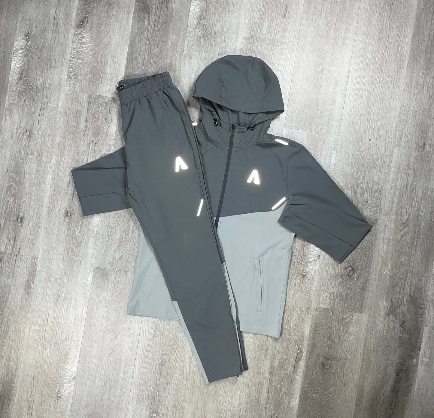 Aptrek 'Grey' Peak Tracksuit Set