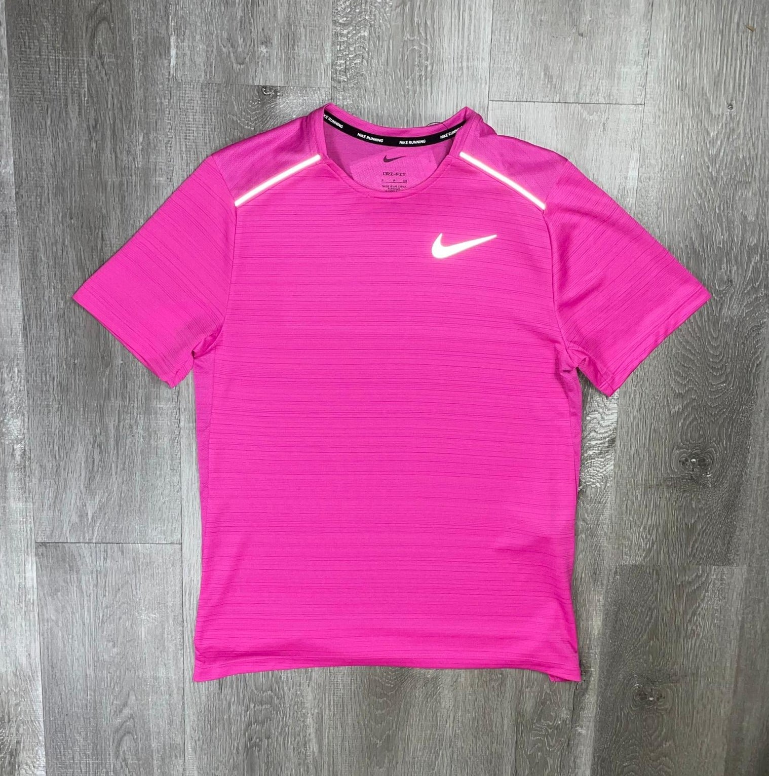 Nike 'Hot Pink' Miler 1.0 T-Shirt - The Sole Sorcerer UK – Tempo Clothing