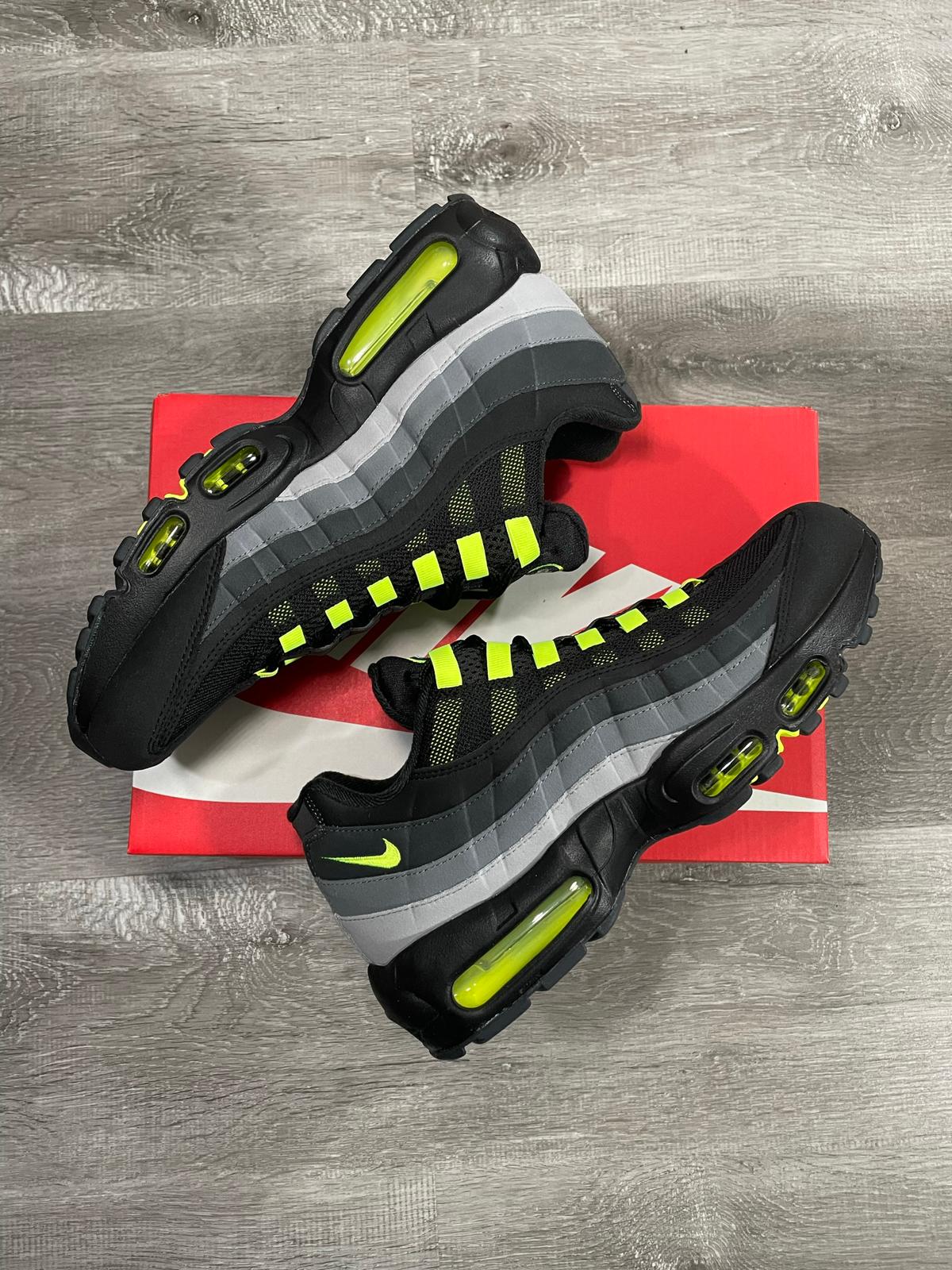 Lime green air outlet max 95 og